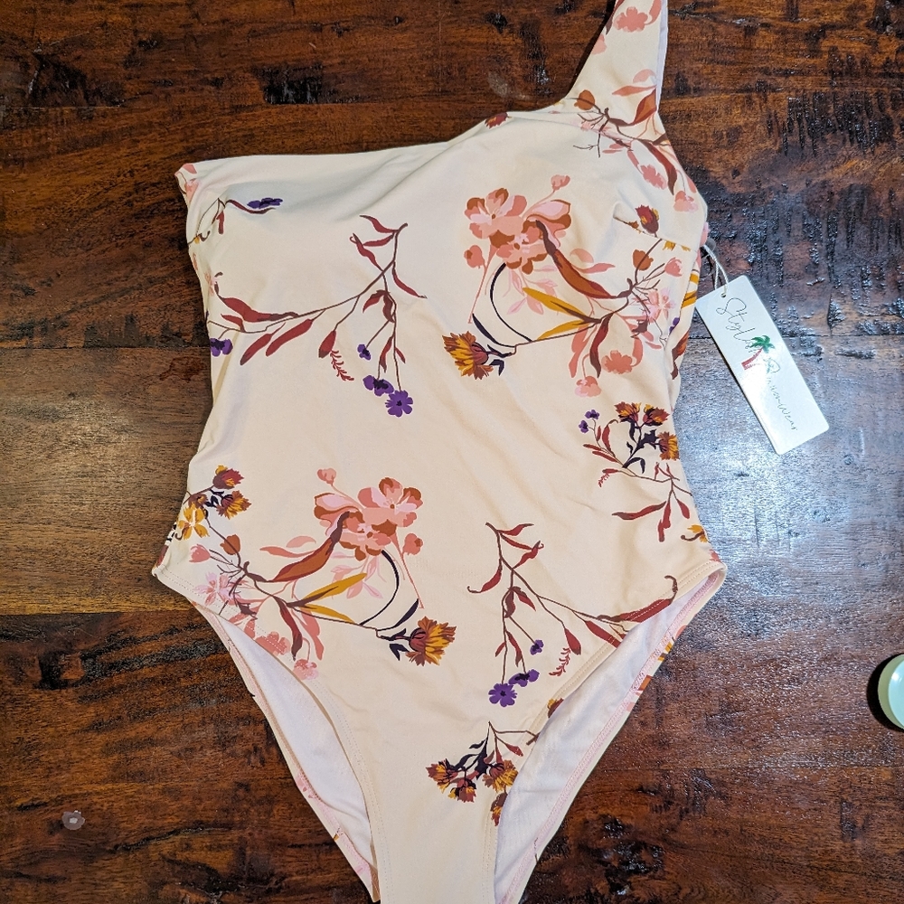 NWT Large One Shoulder Swimsuit